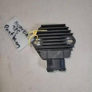 regulateur tension honda 125 pantheon 2000