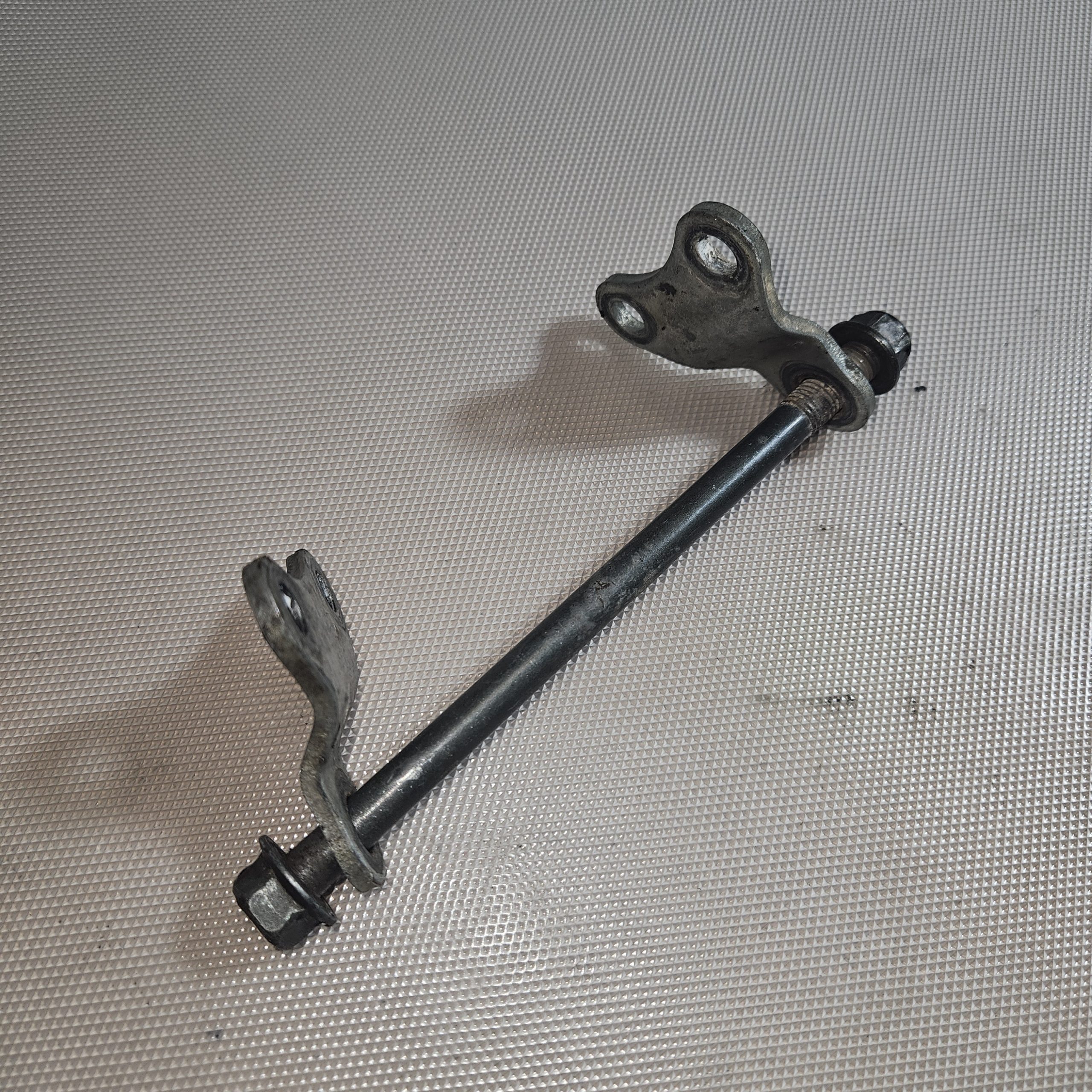 Axe et support moteur occasion motocross Yamaha 450cc YZ-F année 2003