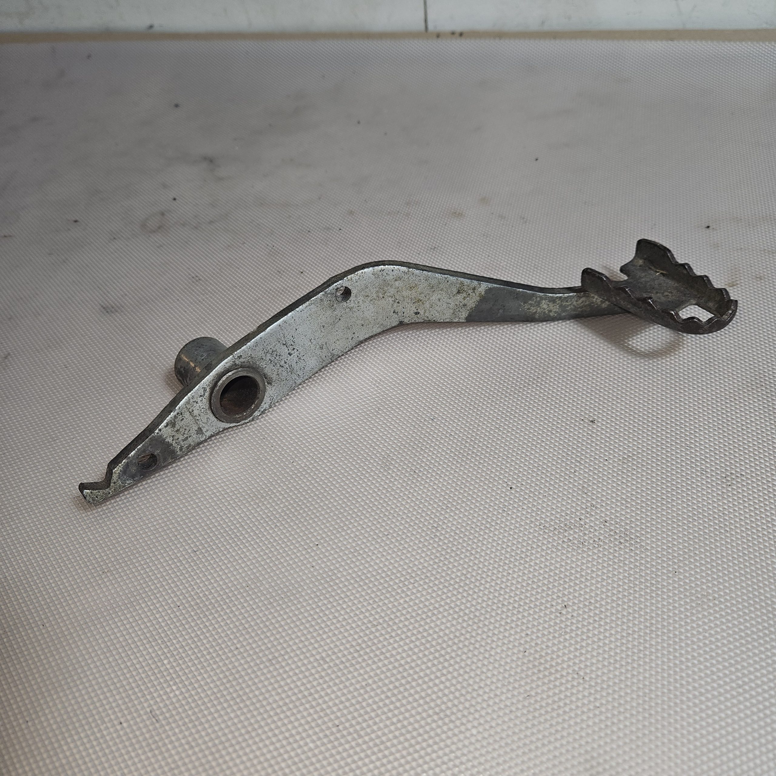 Pédale de frein Yamaha 200 blaster 2000