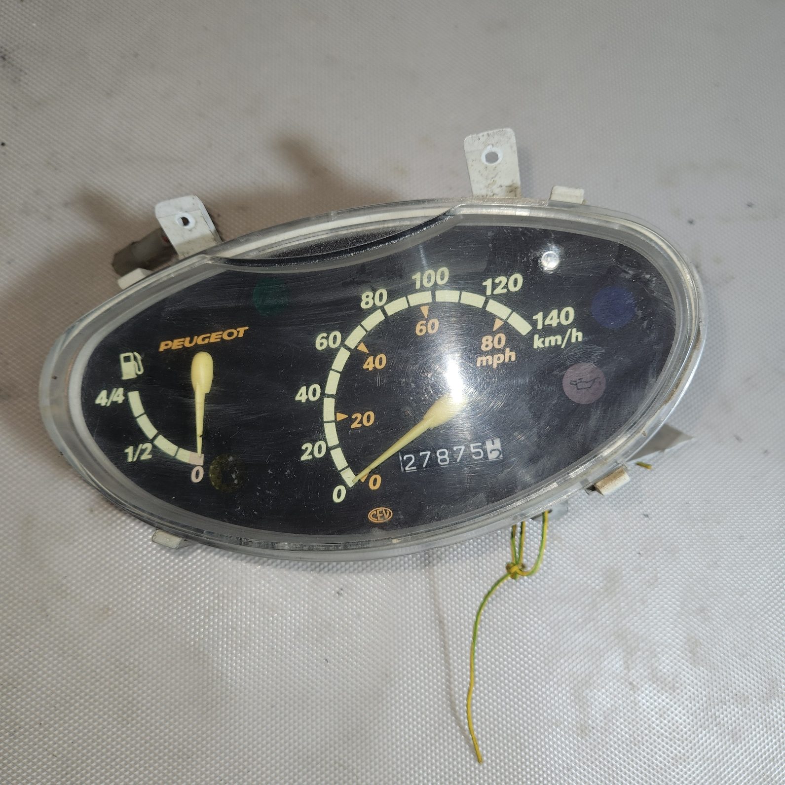 Compteur Peugeot 100 Vivacity 2000 STOCK1