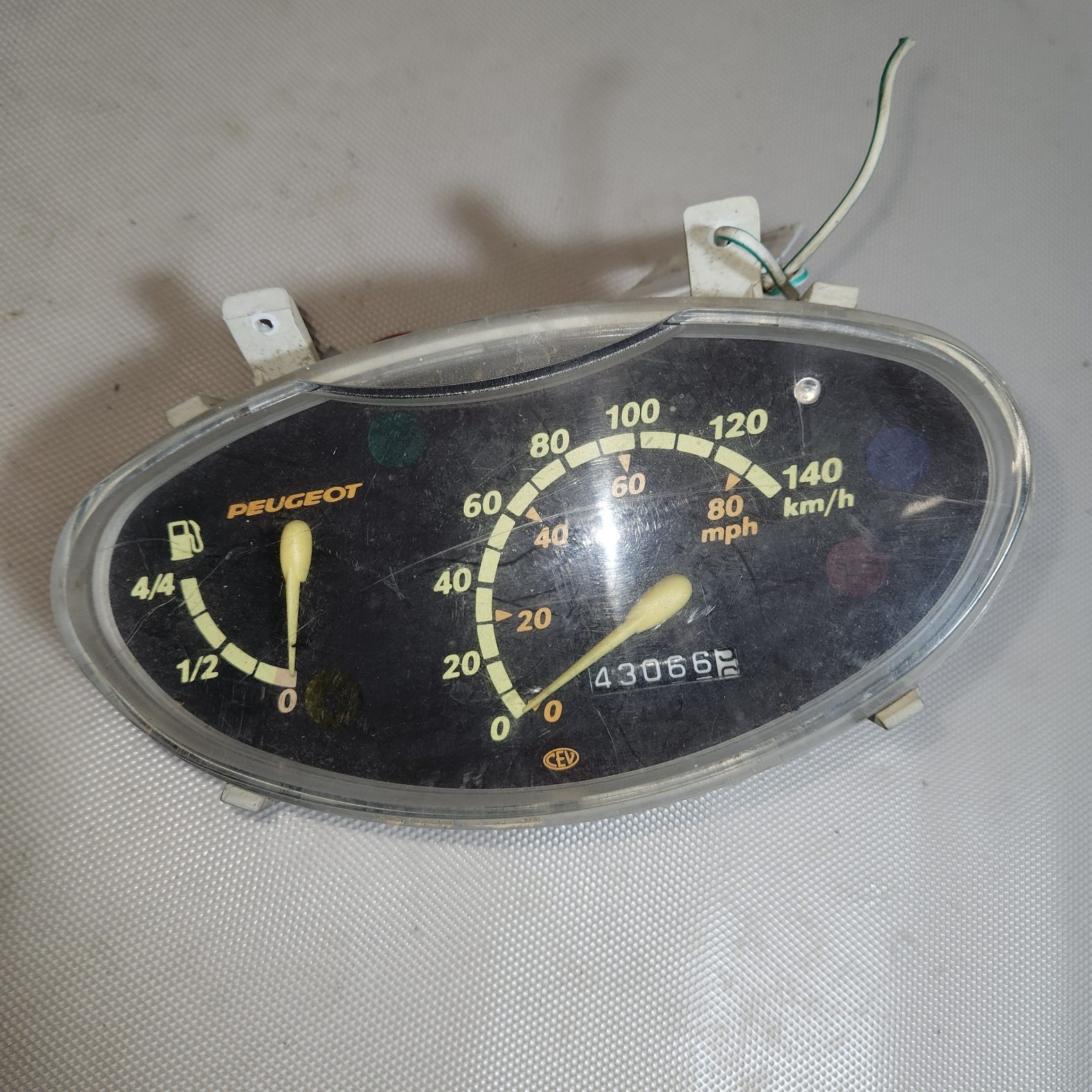 Compteur Peugeot 100 Vivacity année 2000 STOCK2