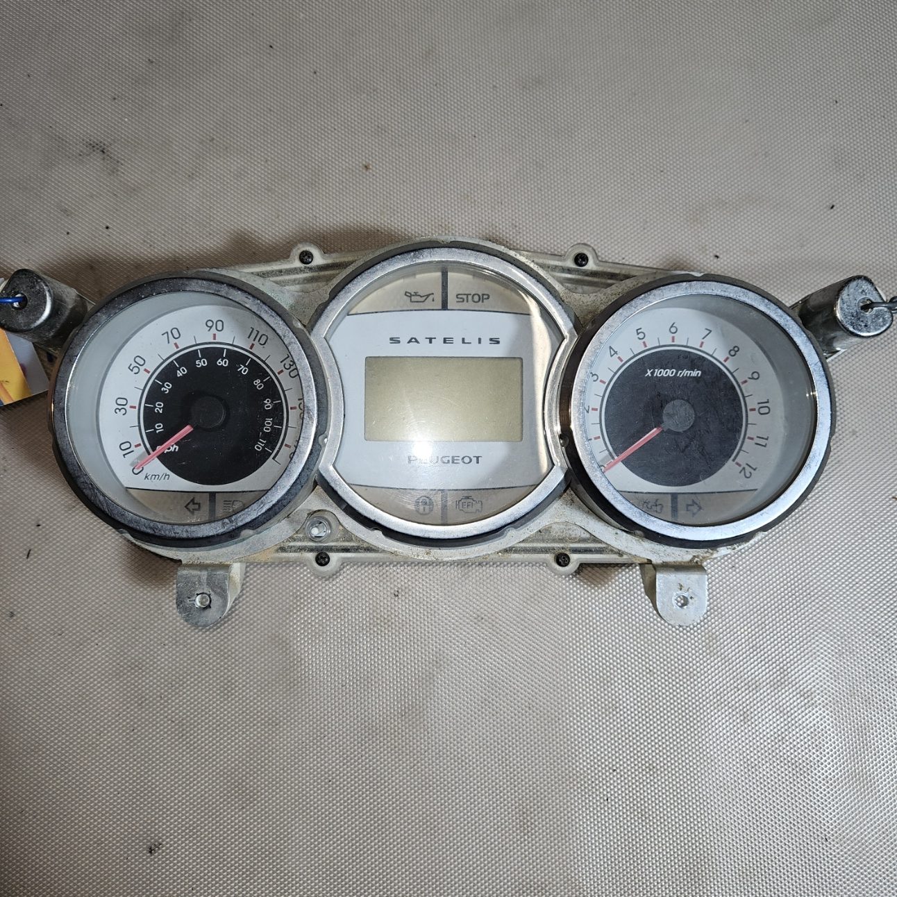 Compteur peugeot 125 SATELIS RS 2010