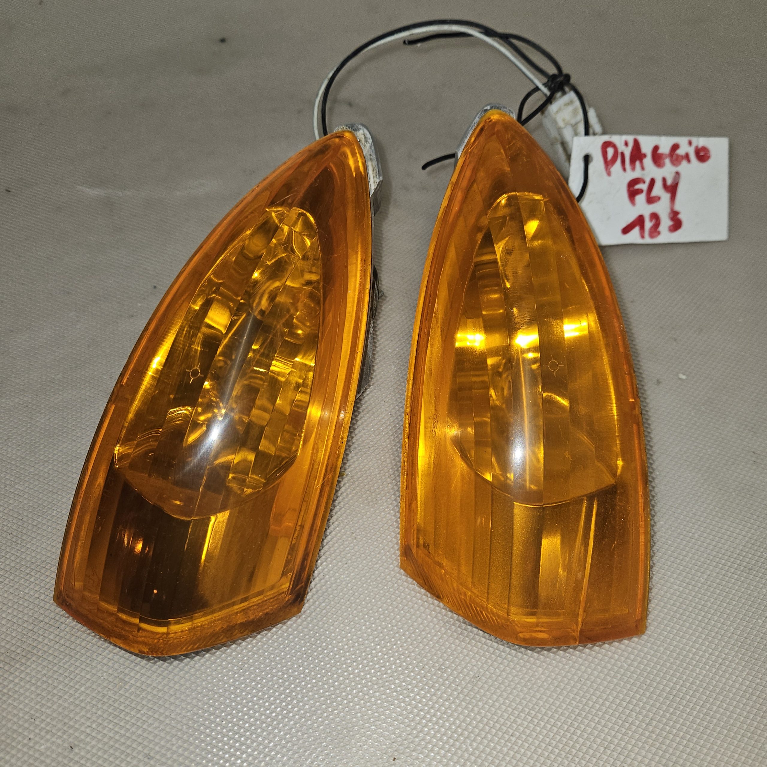 Paire clignotants arrière Piaggio 125 FLY 2010