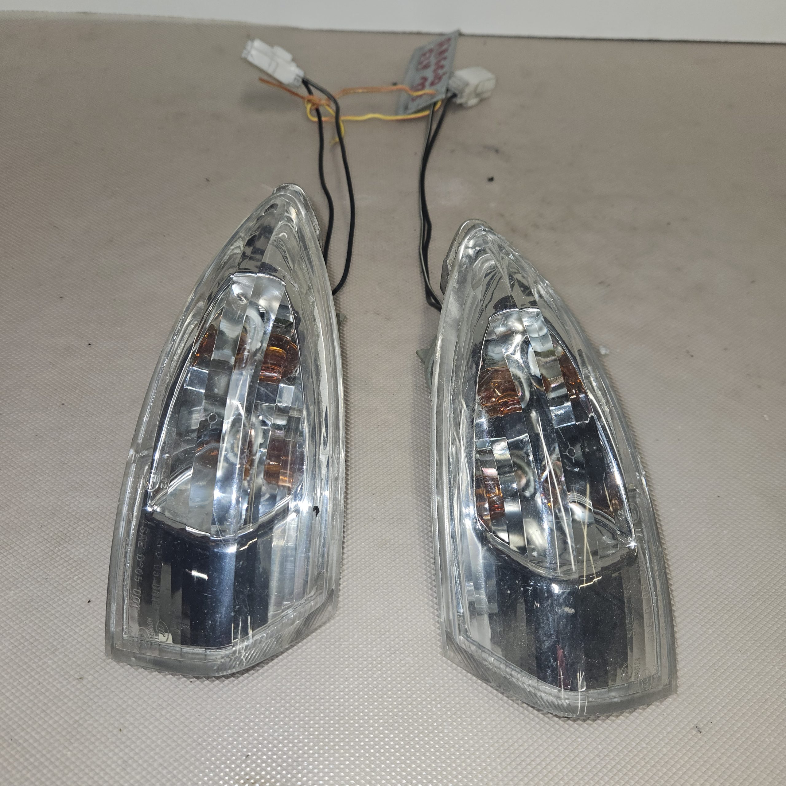 Paire clignotants avant Piaggio 125 FLY 2010