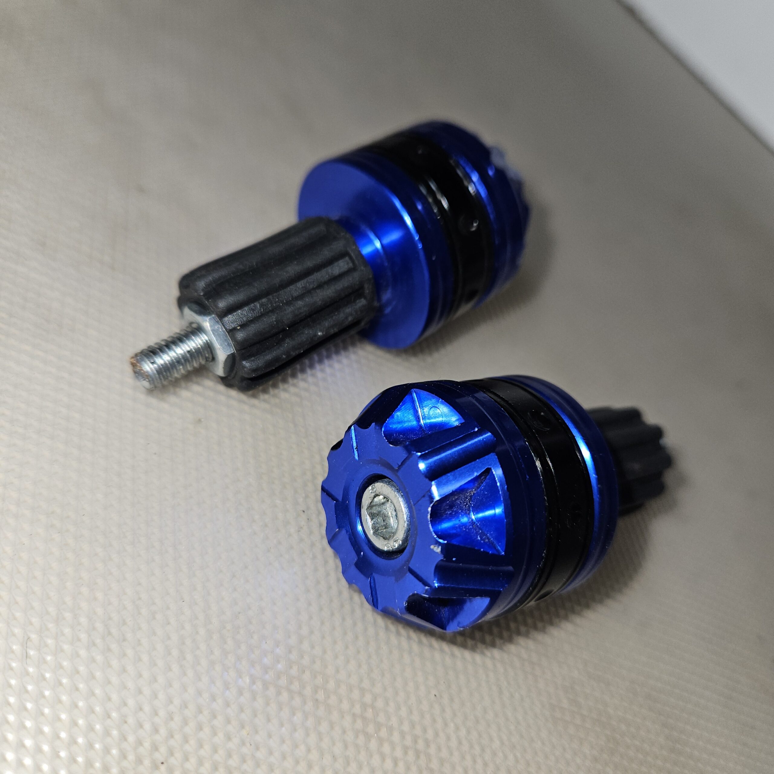 Embouts de guidon neufs Yamaha 530 T-MAX 2016 – Pièce d’origine
