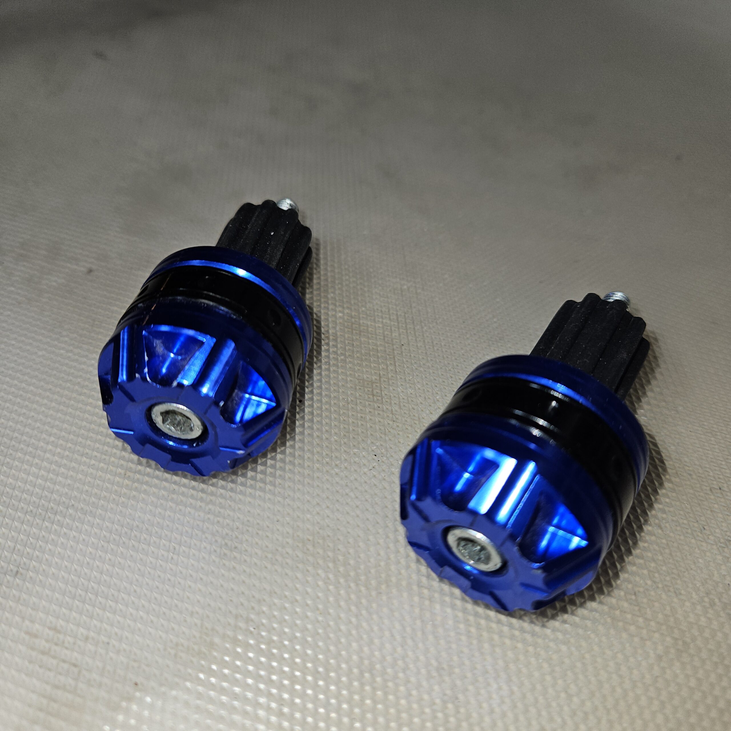Embouts de guidon neufs Yamaha 530 T-MAX 2016 – Pièce d’origine