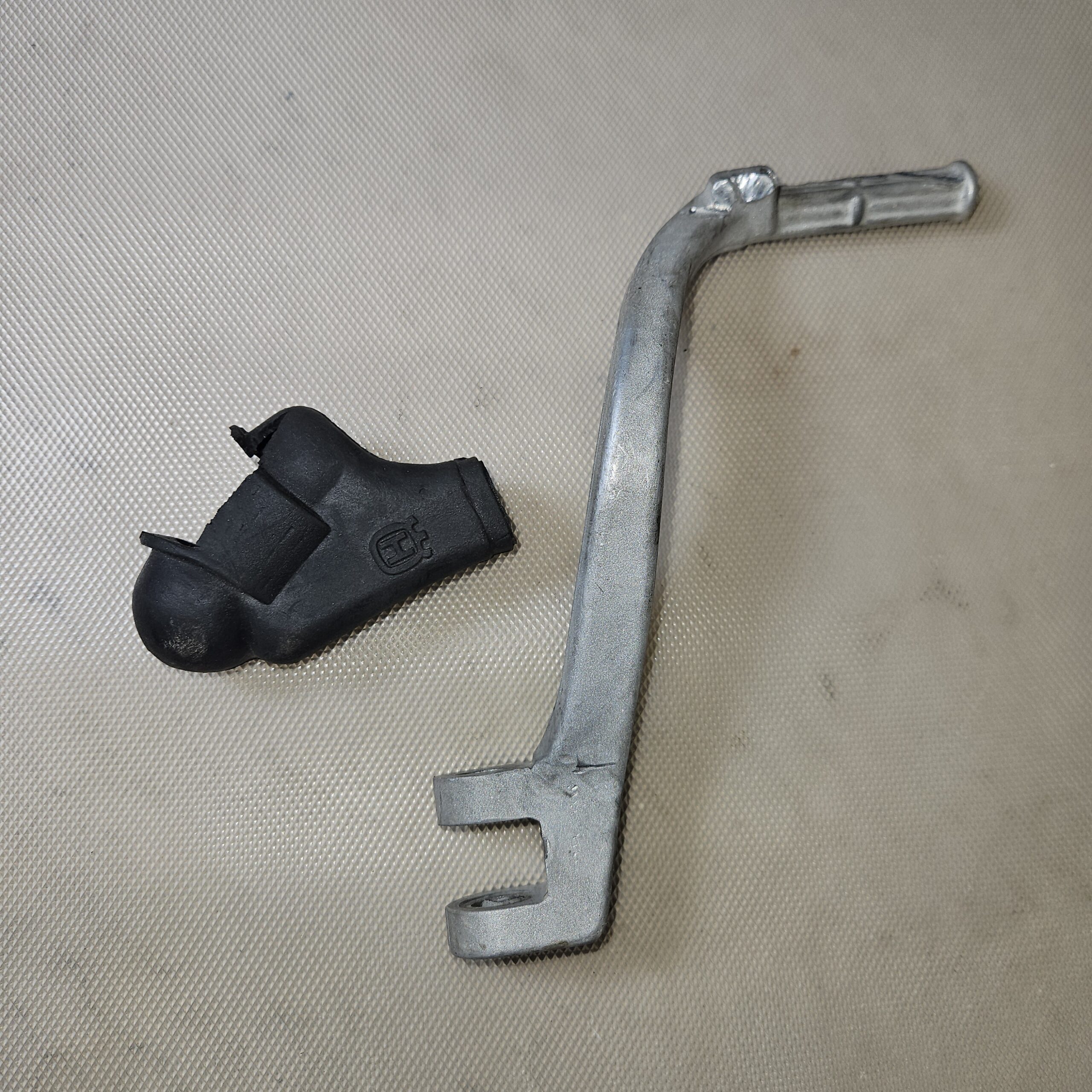 Kick de démarrage d’occasion Husqvarna 250 WR 2001 – Pièce d’origine