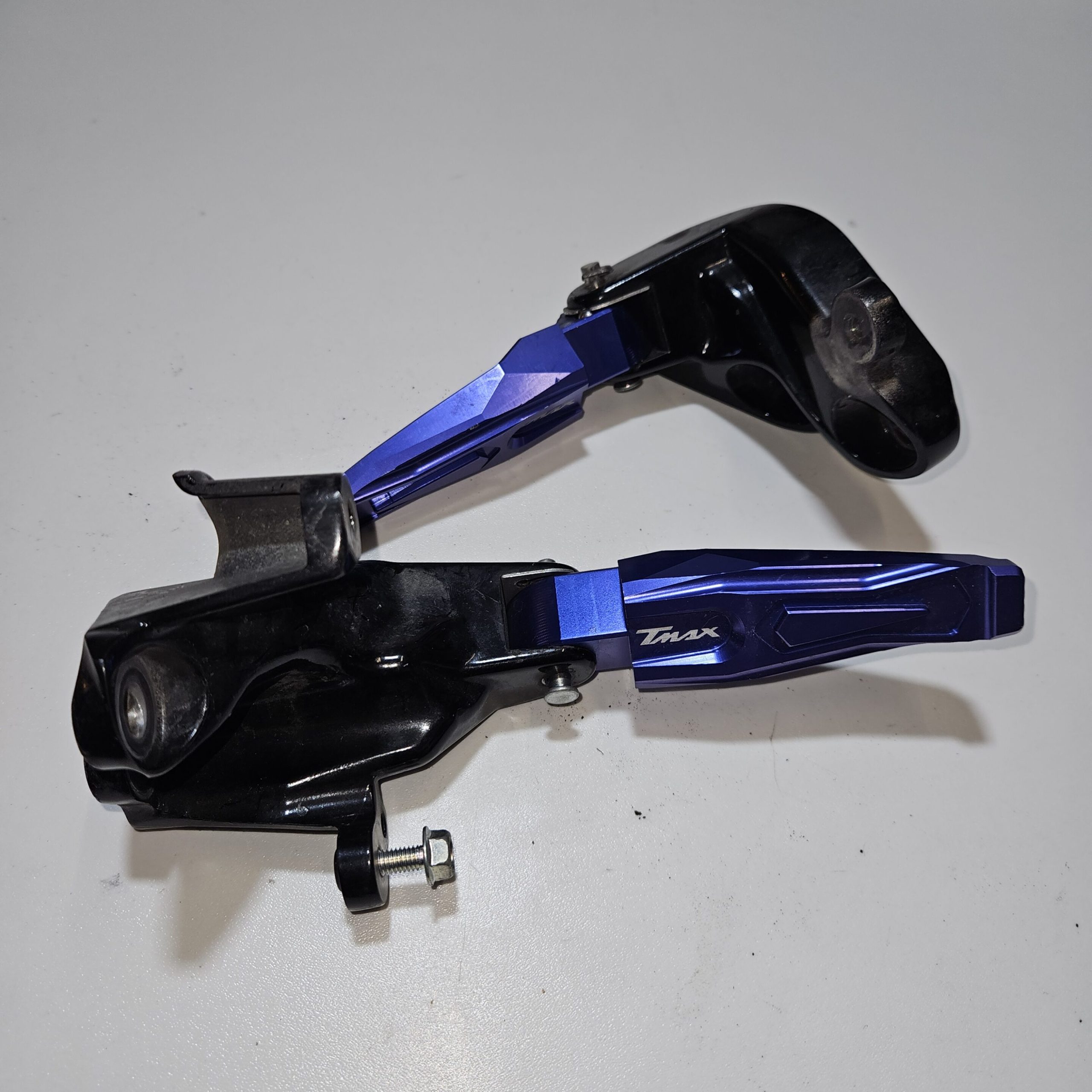 Paire de cale-pieds Yamaha TMAX 530 2016 d’occasion