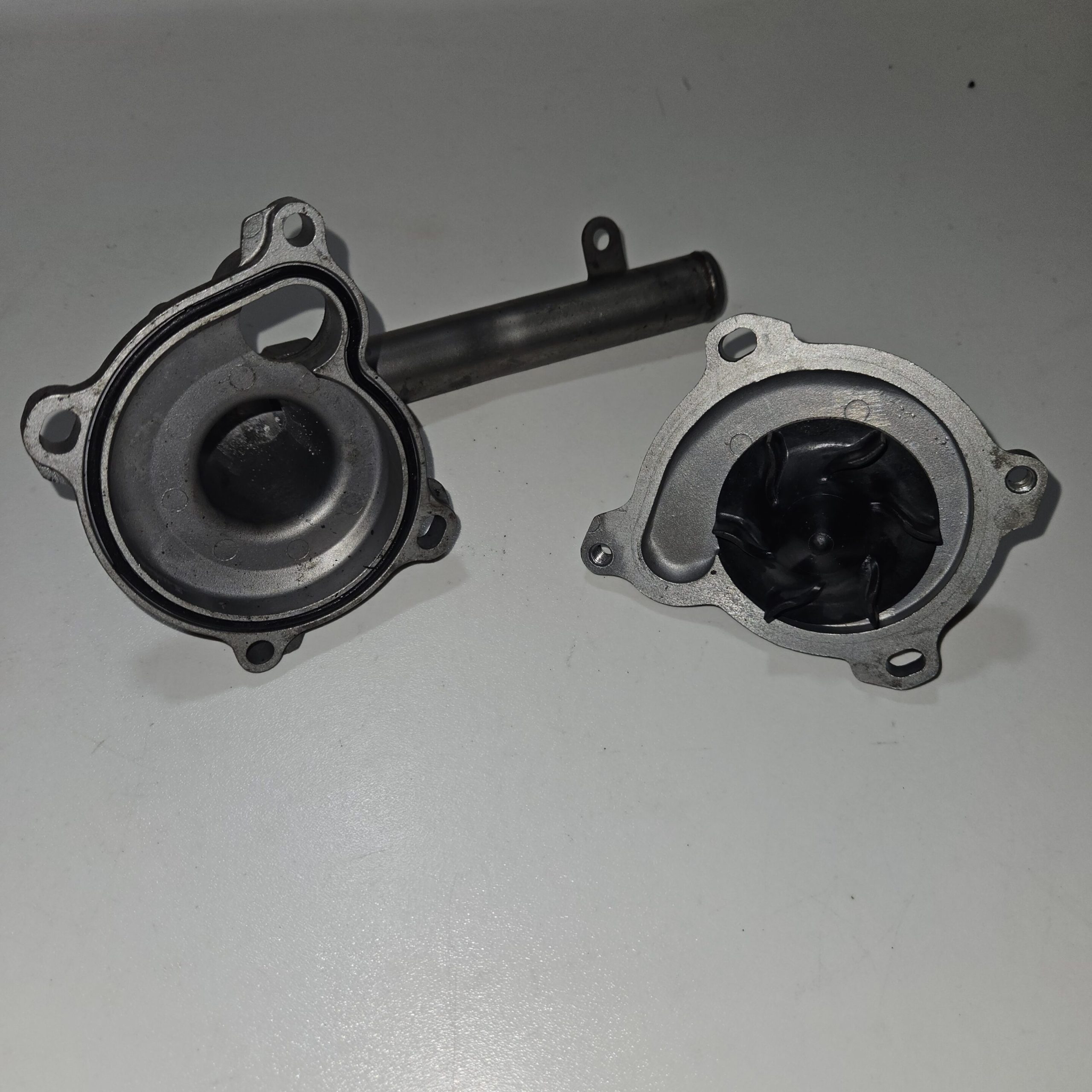 Pompe à eau d’origine Yamaha 530 TMAX 2016 d’occasion