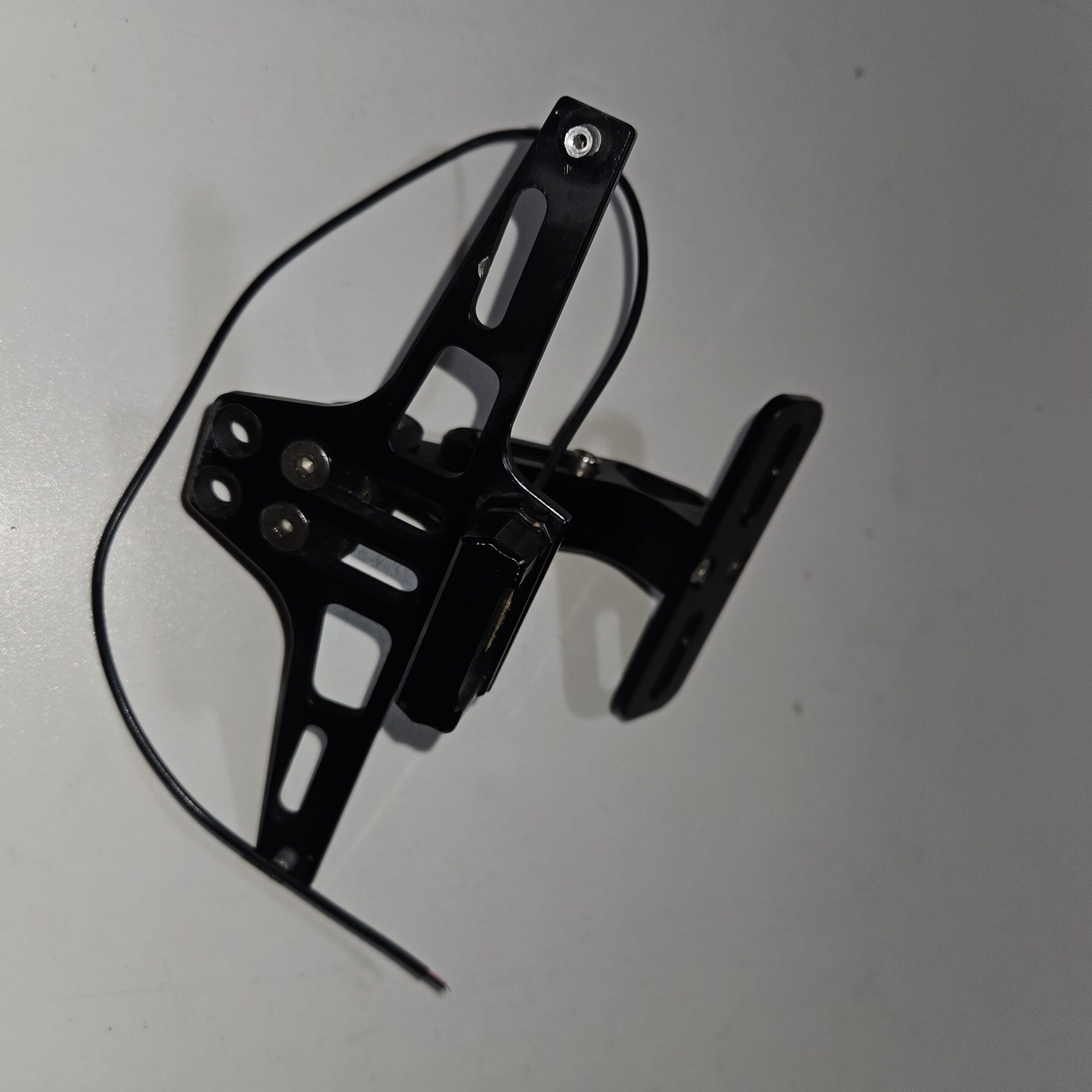 Support plaque immatriculation adaptable Yamaha 530 TMAX 2016 d’occasion