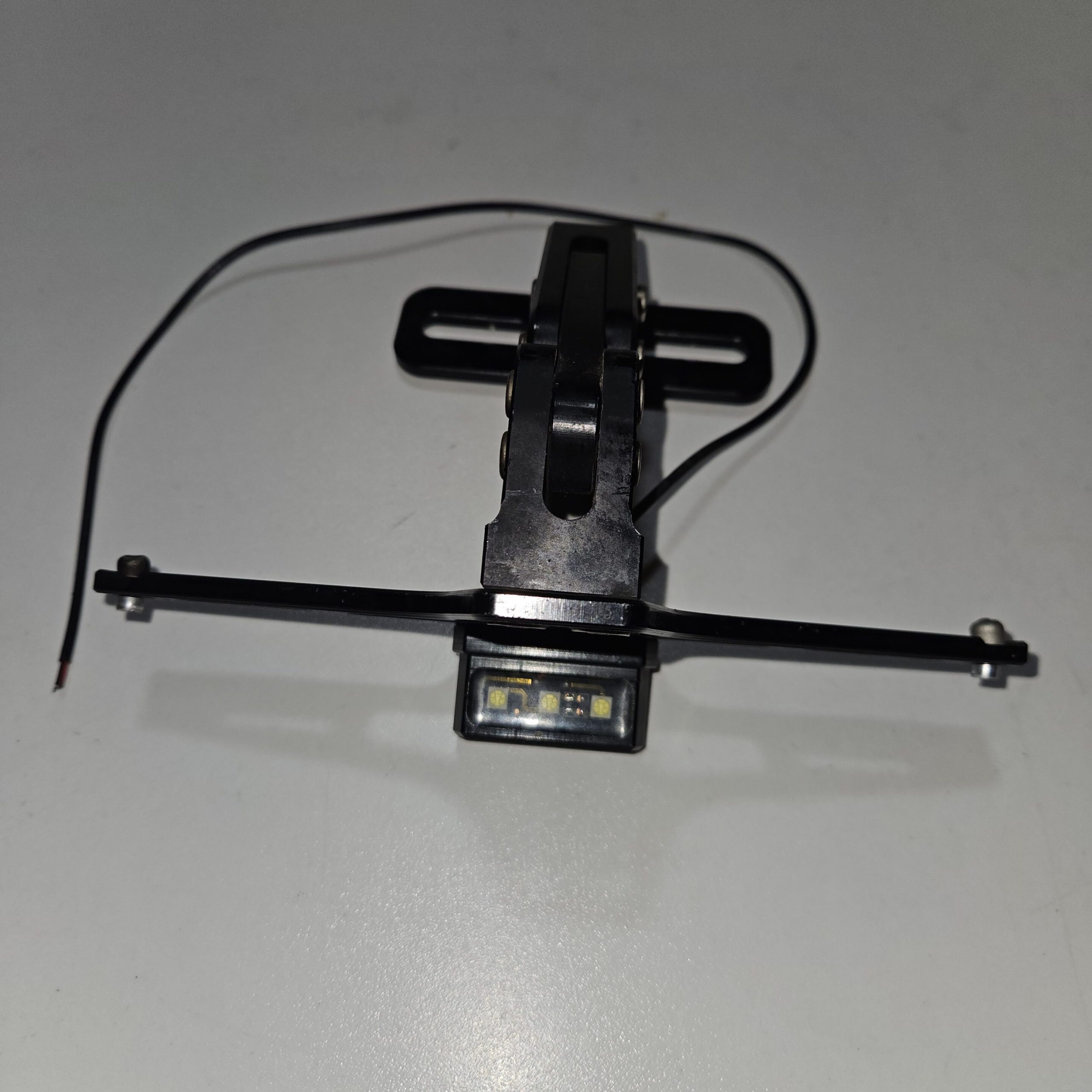 Support plaque immatriculation adaptable Yamaha 530 TMAX 2016 d’occasion