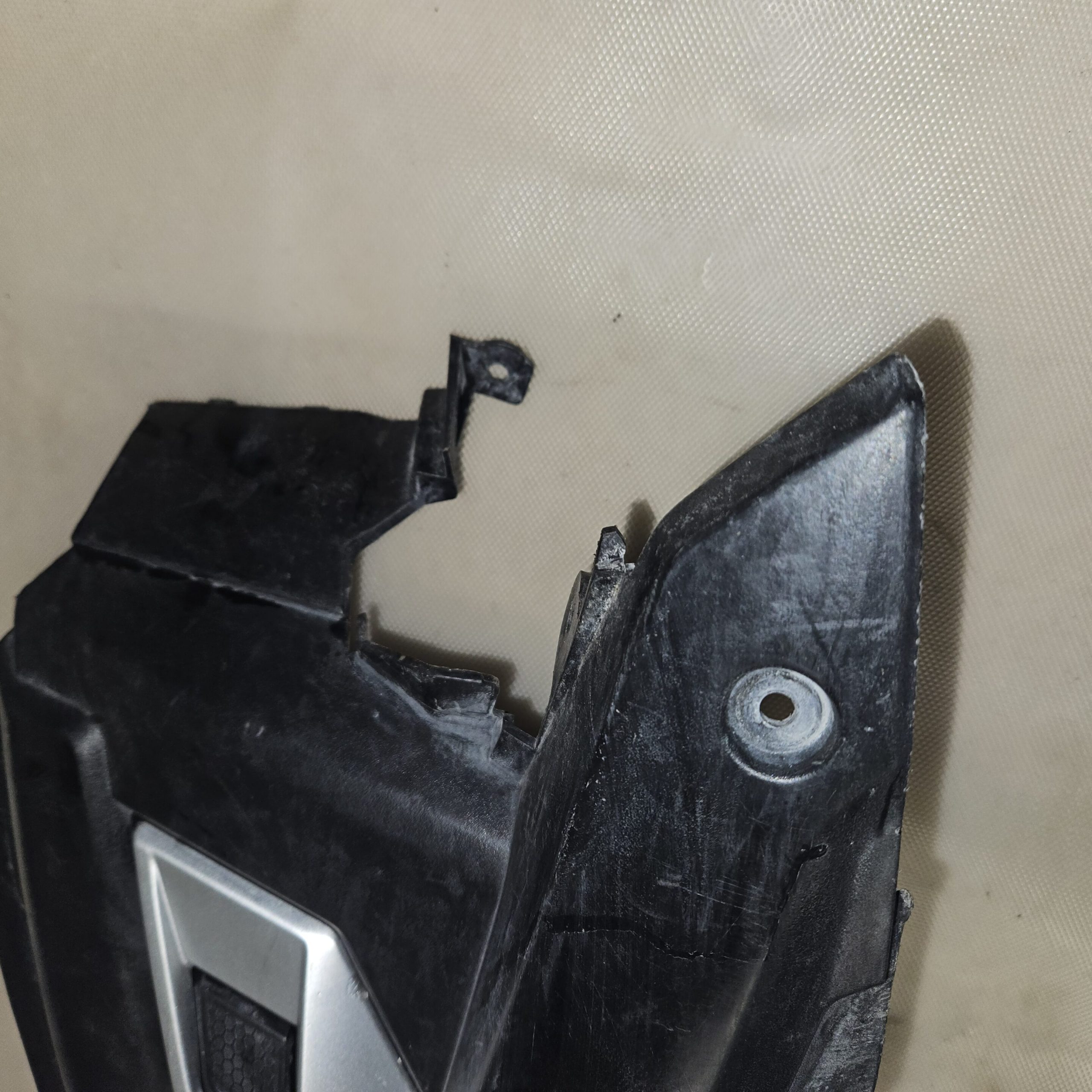Carénage latéral droit MBK Nitro Yamaha Aerox depuis 2013 d’occasion