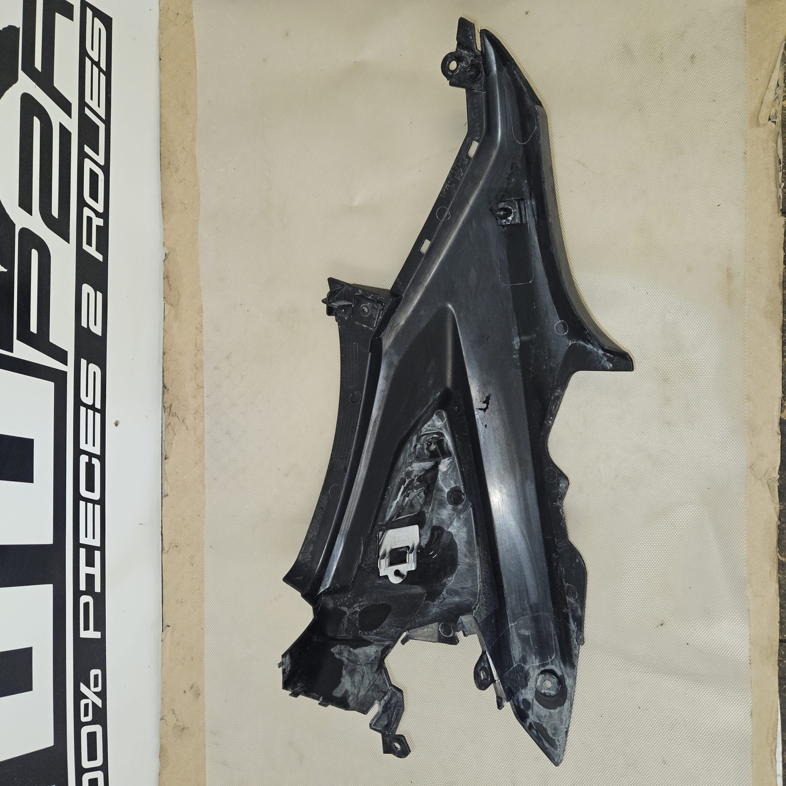 Carénage latéral droit MBK Nitro Yamaha Aerox depuis 2013 d’occasion