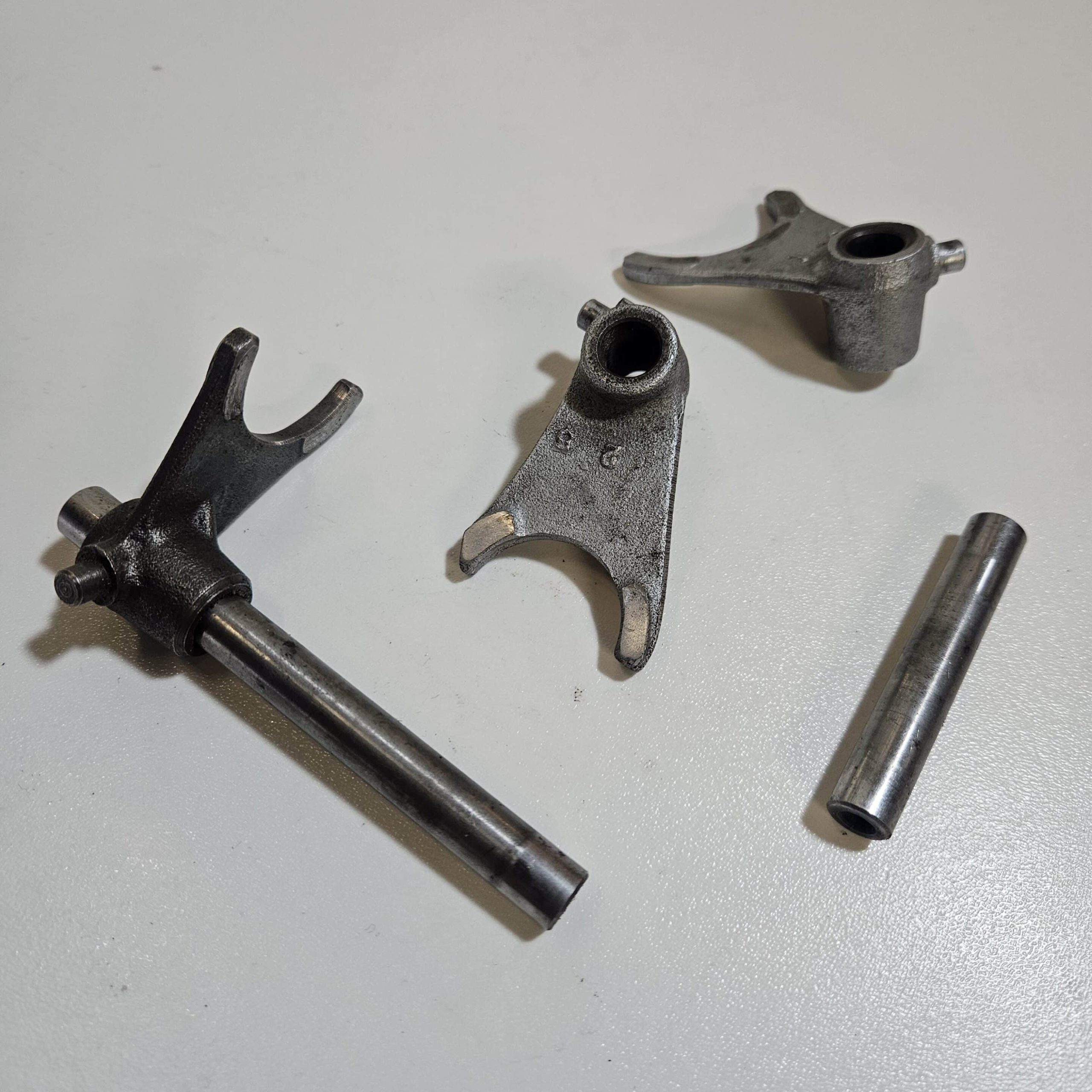Fourchettes de sélection Suzuki RM 125 1985 avec axe d’occasion