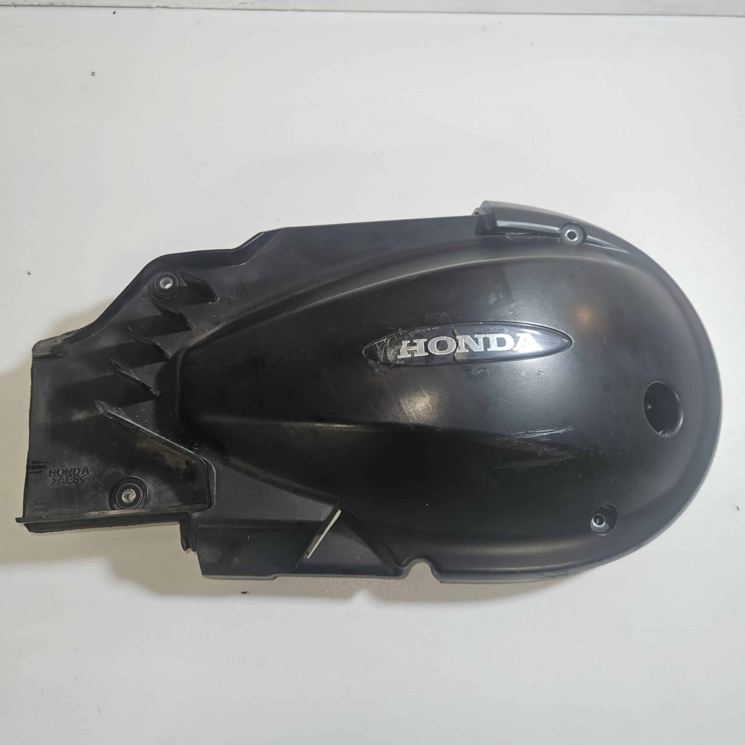 Plastique carter embrayage Honda 400 Silver Wing 2007 d’occasion