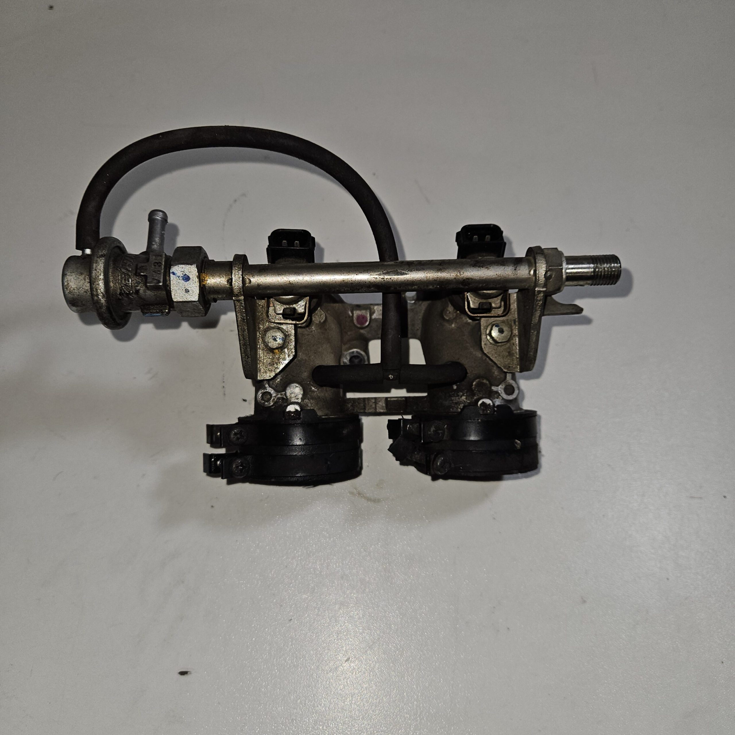 Injecteurs Silver Wing 400 Honda 2007 avec pipe admission d’occasion