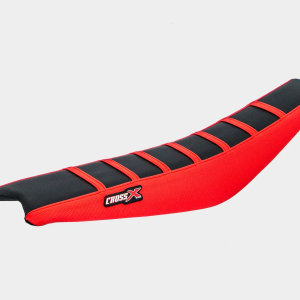 HOUSSE DE SELLE GASGAS MC-MCF / EC-ECF - TOP BLACK- SIDE RED-STRIPES RED 2021-2023