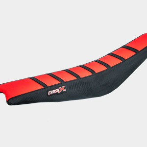 HOUSSE DE SELLE GASGAS MC-MCF / EC-ECF - TOP RED- SIDE BLACK-STRIPES BLACK 2021-2023